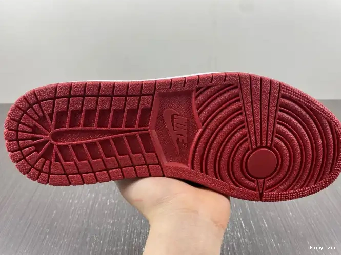 Cheap Husky Bred 1 705329-001 Retro Low Jordan Air 0530